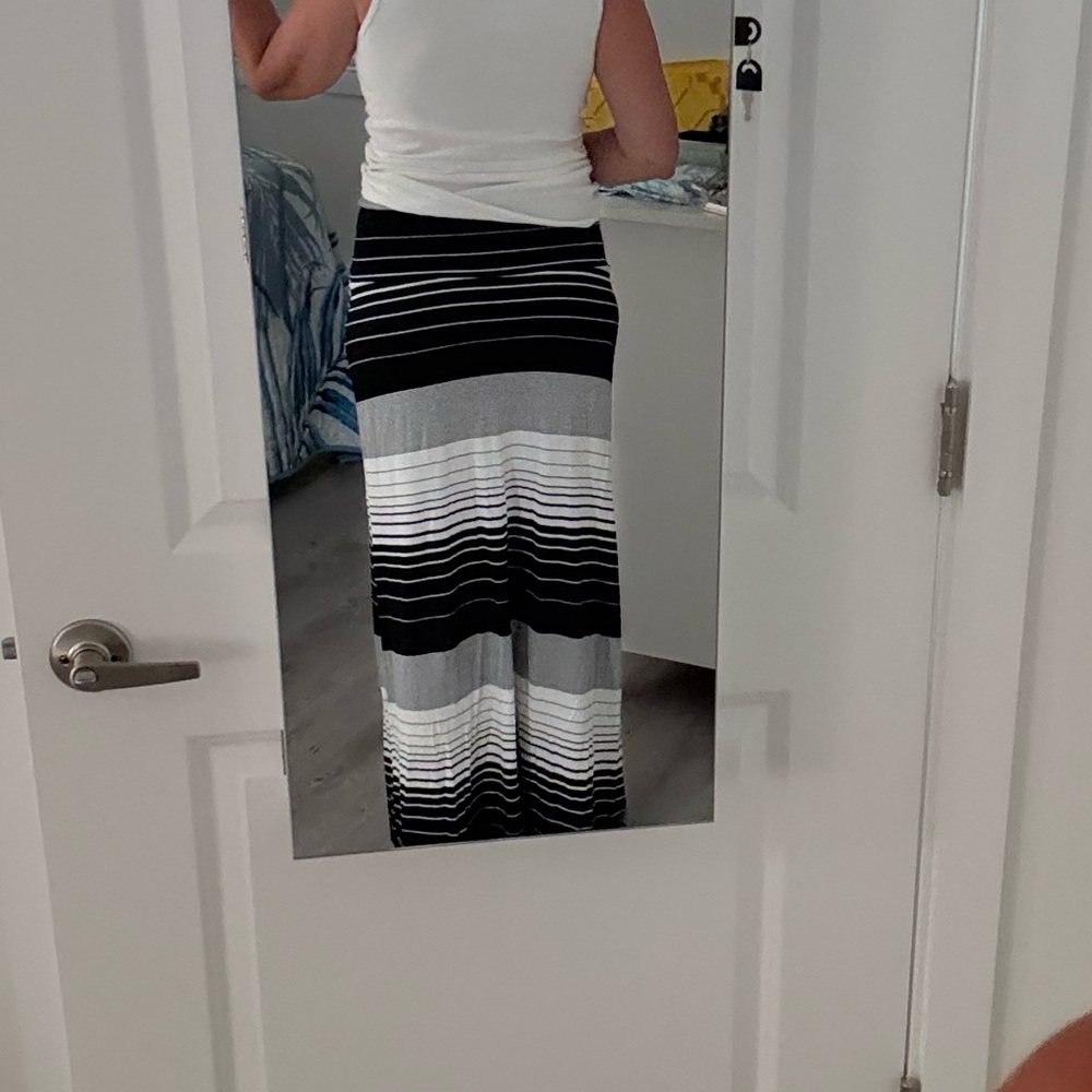Promesa Black and White Maxi Skirt Casual Resort Wear - Picture 2 of 2
